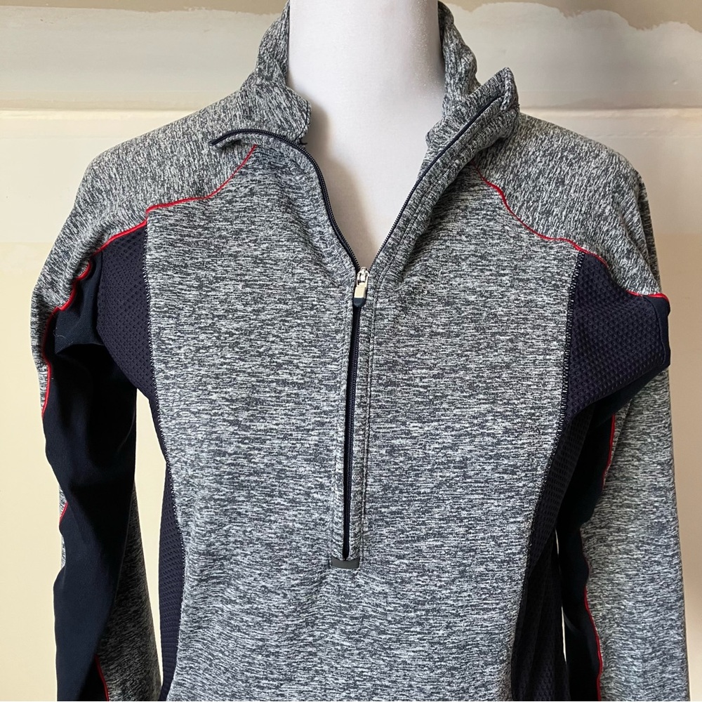 Athleta Running Wild Half Zip Heather Gray Lightweight Pullover size XS - Picture 3 of 8